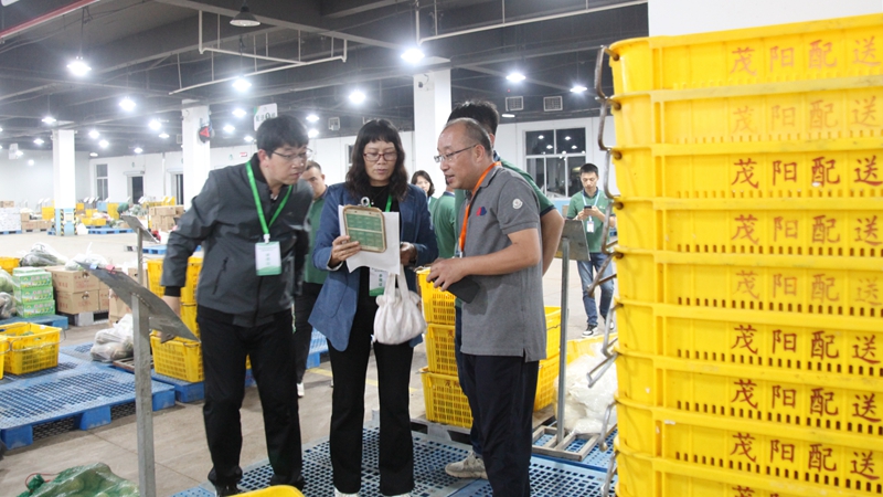 諸暨市教育局勤辦督查組一行赴浙農(nóng)茂陽督查食品安全和配送服務工作